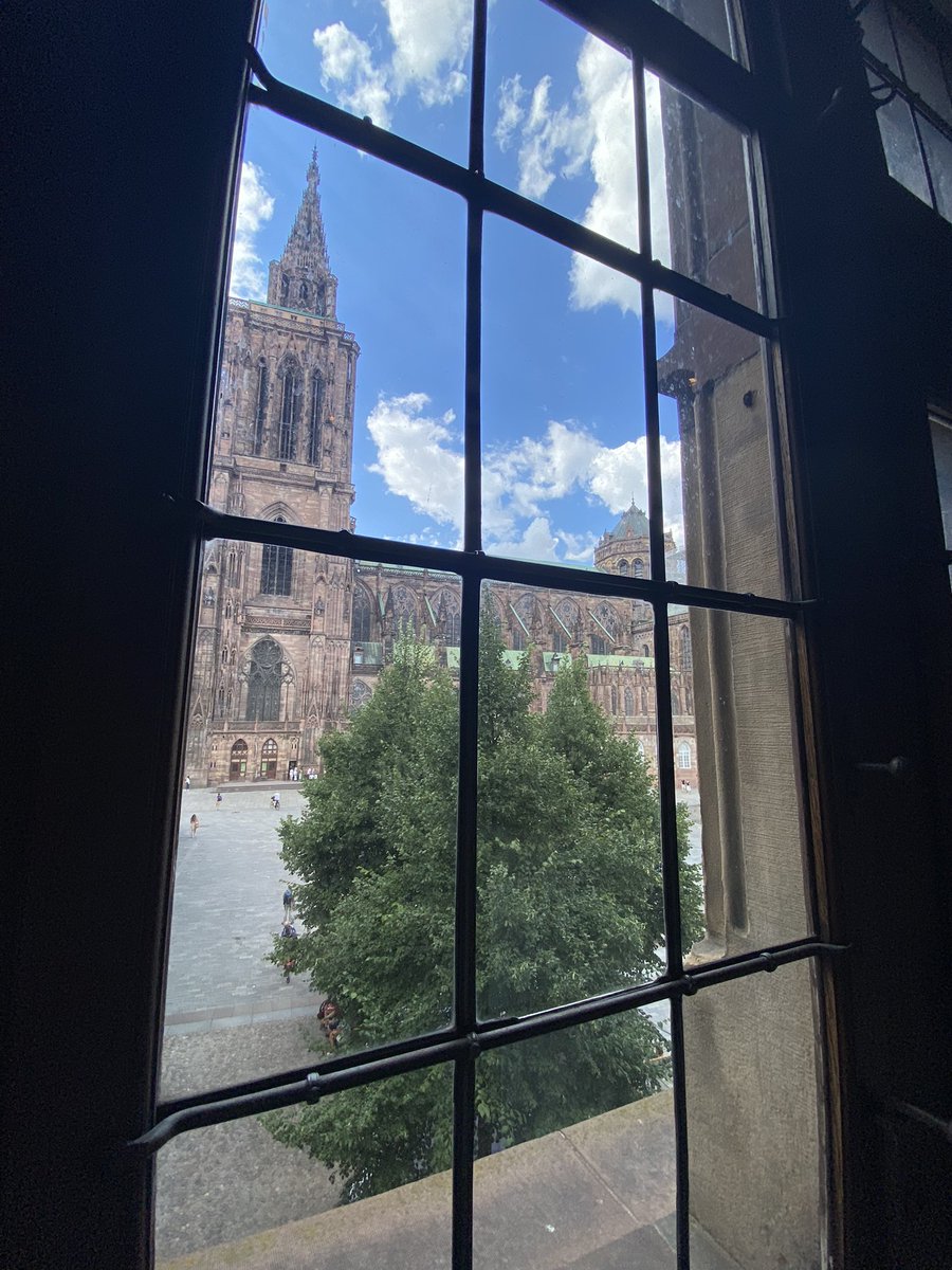 cintia_johnston's tweet photo. #strasburg Windows #windowslovers https://t.co/ALPZQyptyR