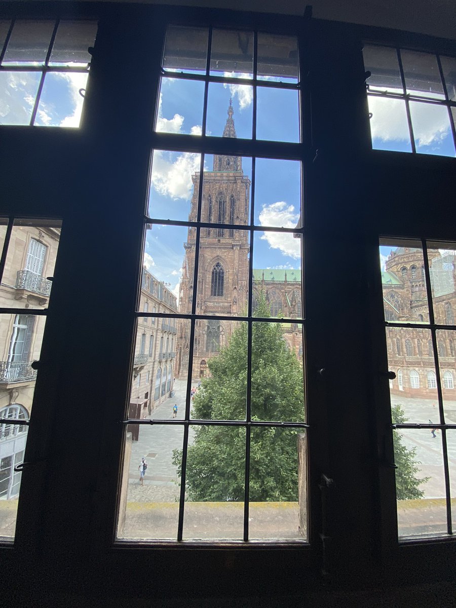 cintia_johnston's tweet photo. #strasburg Windows #windowslovers https://t.co/ALPZQyptyR