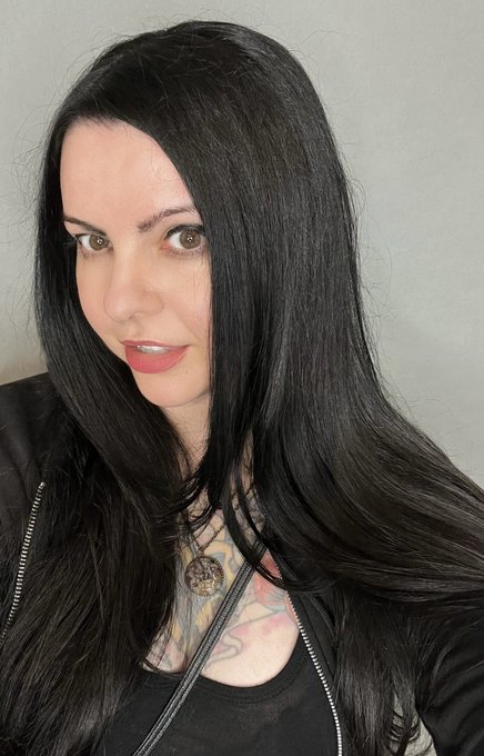 Fresh cut ✂️✂️✂️ 💇🏻&zwj;♀️🦇 https://t.co/iL7noiR06p<a href="/tag/currentmood"class="tags"><span>#currentmood</span></a>