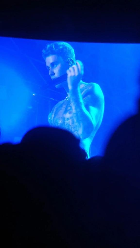 JDBITALIANCLUB's tweet photo. Il palco faticava a reggere @justinbieber #JusticeTourLucca #LSF22 https://t.co/rySeNWg7X1