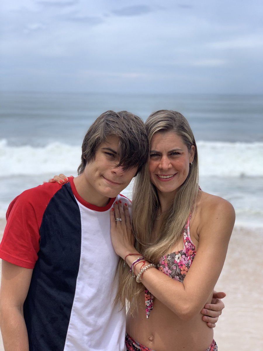 kalopez99's tweet photo. Hace 19 años me hiciste mamá, y me enseñaste el verdadero amor incondicional. Gracias a Dios por mandarme un hijo tan noble, un hermano inigualable, amoroso, inteligente, deportista y con un alma tan hermosa. Te amo mi corazón. Dios te dé muchos años más de vida. @lillingston https://t.co/2KGpvWdhF5