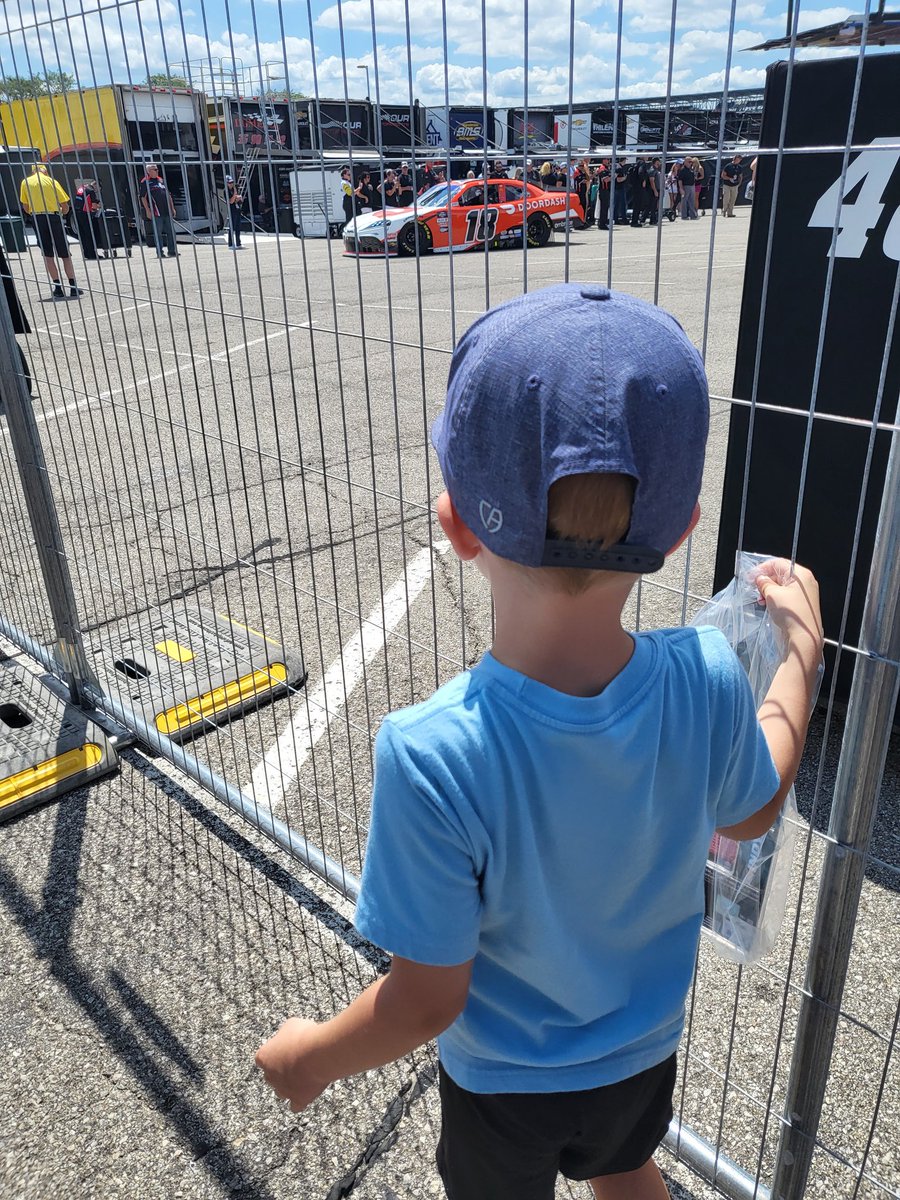 jsw0792's tweet photo. @jdouglas4 @IMS @IndyCar @XfinityRacing @NASCAR Thanks for all the work you put into these weekends. We had a blast as always! https://t.co/im9kOyhCDP
