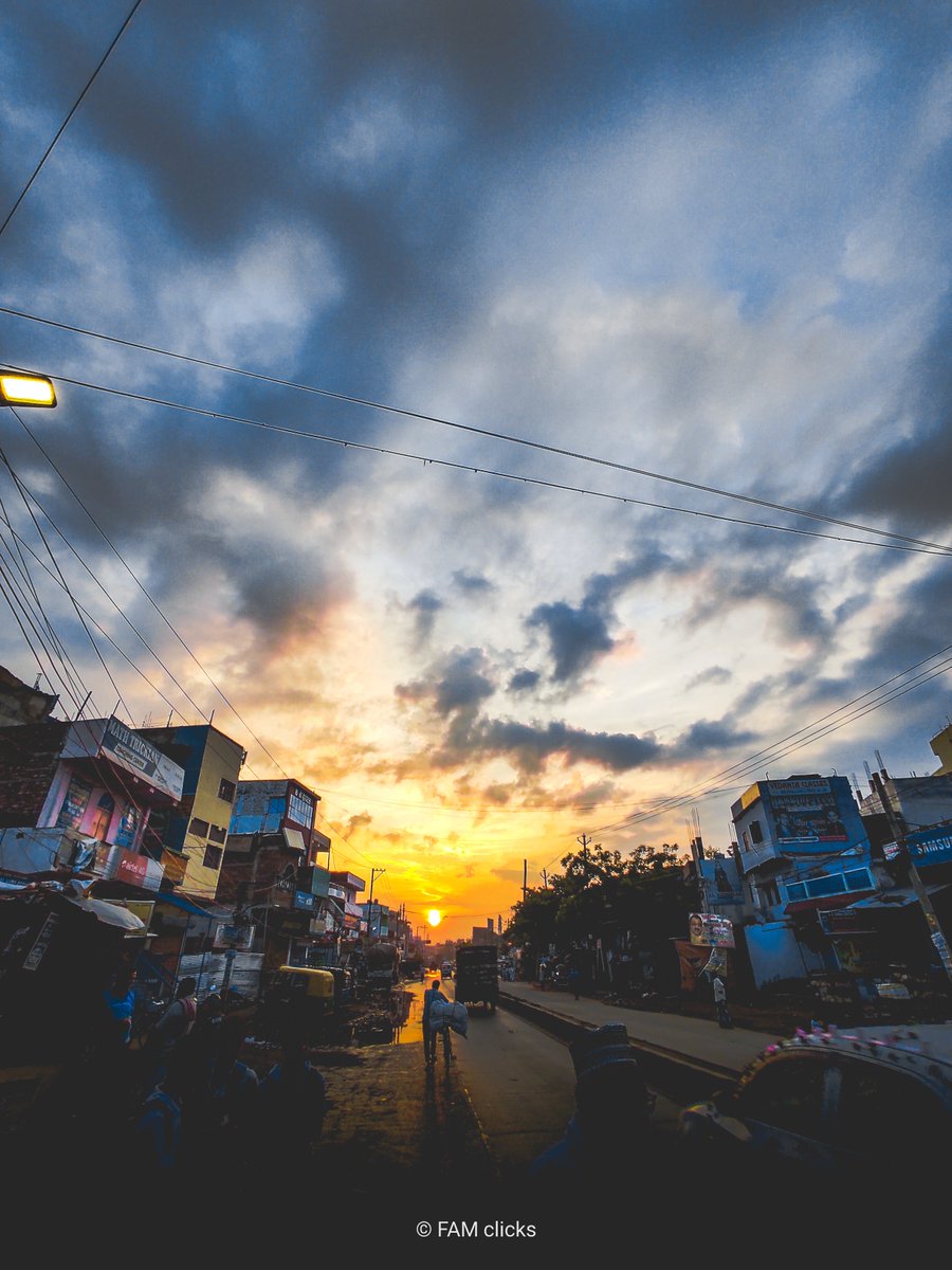 FamKhan12's tweet photo. PHULWARI SHARIFF ๐
@FamKhan12
#PhulwariSharif #phulwari #nayatola #cloud #photography #photographylovers #PhotoOfTheDay #click #AdobeEduCreative #adobe #lightroom #famclick https://t.co/9wc63q4wSG
