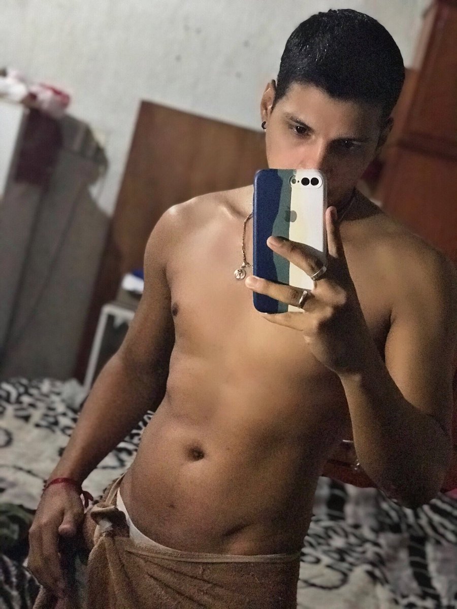 alex_be94's tweet photo. Hola 🍫🥵👨🏿‍🦲 https://t.co/9ogHspj9VP