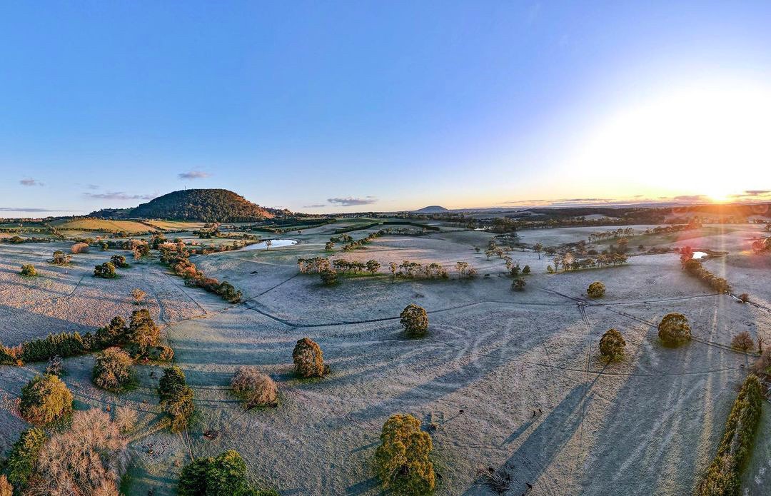 cityofballarat's tweet photo. #PicOfTheWeek 
Last month of winter feels!
Frosty mornings like this are pretty special!
A spectacular shot by 📸:@emma_burnham_photography
Tag us @cityofballarat or use #loveballarat | #ballaratlife to be featured.

#ballarat #scotsburn #photography #drone #winter #frost https://t.co/rY2mXTHtxD