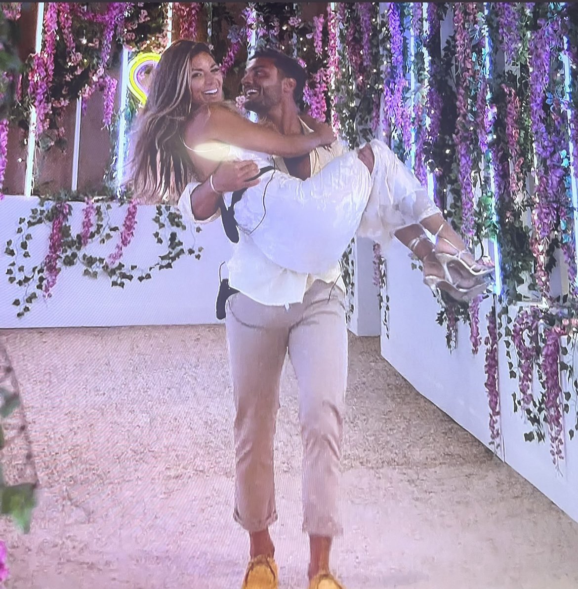 binsprins's tweet photo. VOTE EKINDE 🥺🖤
The best LI love story in all seasons 
#TALKSWITHASH #loveisland https://t.co/J1hDf3mNIf