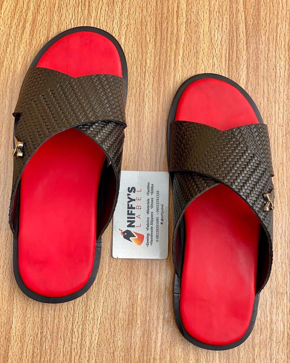 Niffylabel's tweet photo. For the love of cross slides and Birkens, check out these beautiful masterpieces. #Handmade #withlove #explorepage #BBNaijaGuinnessSmooth #BBNaija #gistloverblog #lagoshoemaker #abeokutaShoemaker https://t.co/2iCQE813bb