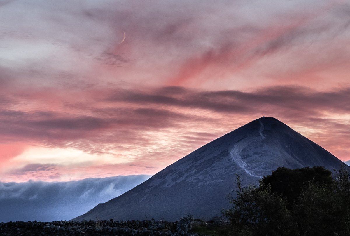 A colourful sky to see out #reeksunday at #CroaghPatrick #Mayo #WildAtlanticWay #Mountain #Pilgrimage #sunset #ThePhotoHour #photography #Ireland