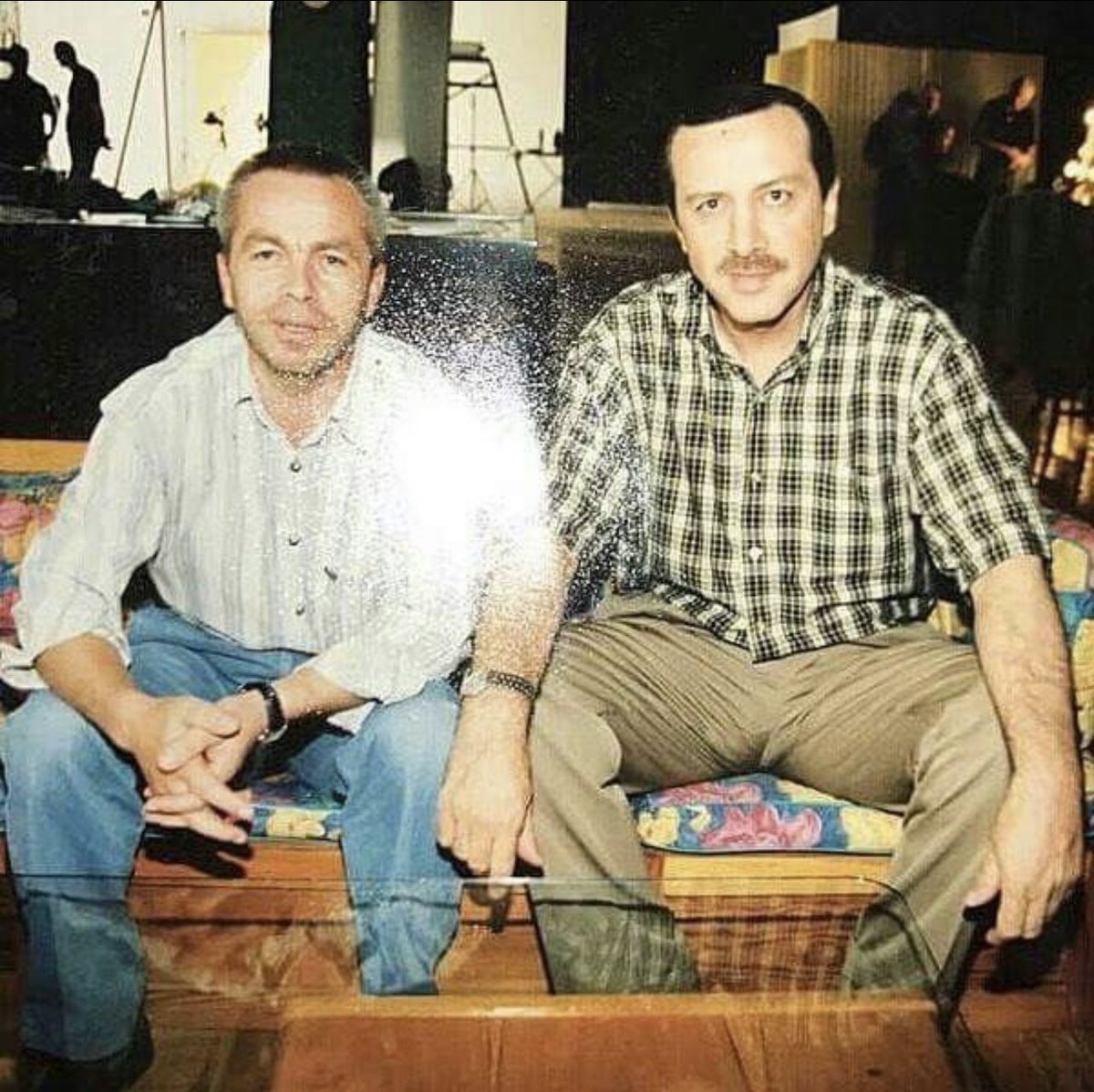 Reis’in yanında oturan kişiyi kaç kişi tanıyor bakalım ?