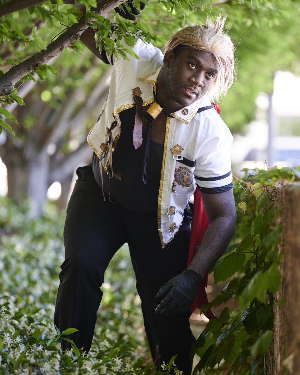 Sojian's tweet image. Just cut off all their heads DX @marjolycookie @WandernChaos ArcaneDrifter(IG) Luridan1602(IG) in #FinalFantasyTypeZero #cosplay