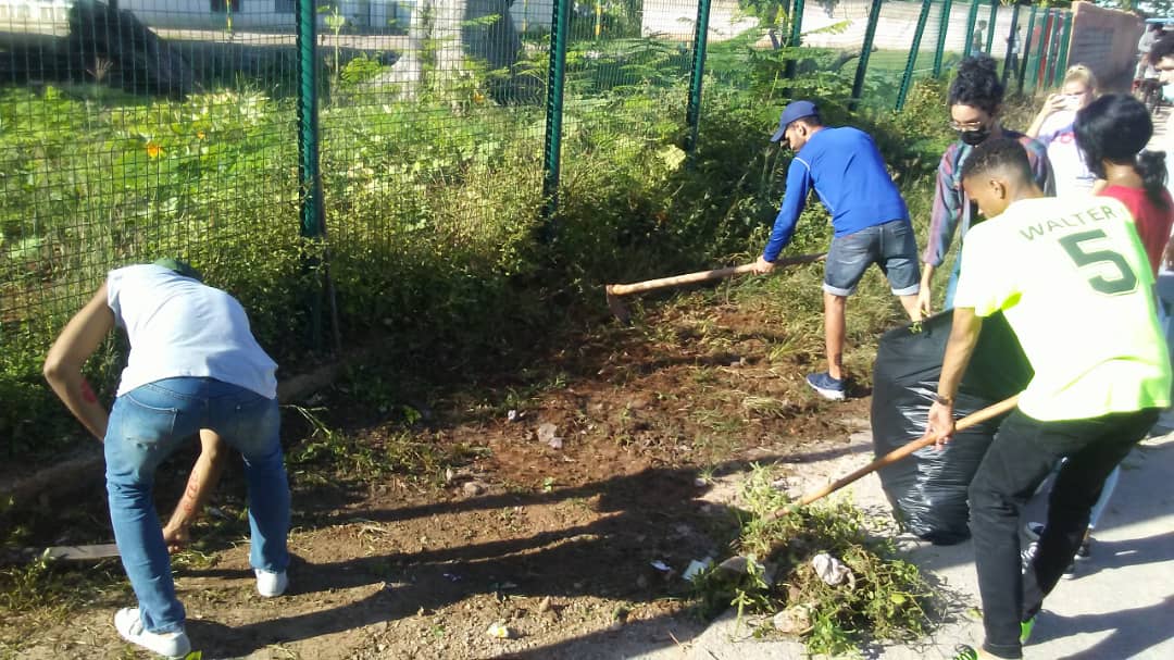 ChapleImbert's tweet photo. Campamento de Verano #Congreso FEU #CubaPorLaPaz #CubaVive @SuselyMorfaG @FeuMtz @feu_um @FEEM_Matancera @BaujinPerez @RamonGomezMedi4 https://t.co/7FMofU3tNO