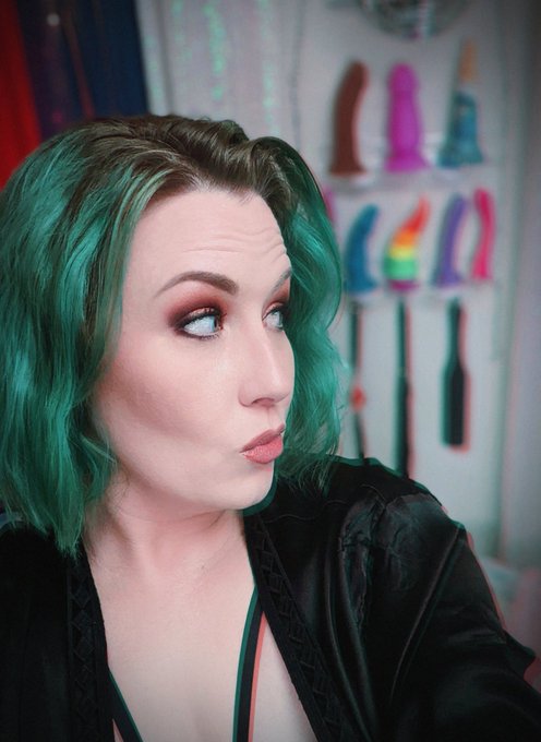 So I've been asked a few times recently: "How many toys DO you have?!" Short answer:  "I need more shelves<a href="/tag/manyvids"class="tags"><span>#manyvids</span></a><a href="/tag/18andup"class="tags"><span>#18andup</span></a><a href="/tag/spicyentertainers"class="tags"><span>#spicyentertainers</span></a><a href="/tag/always"class="tags"><span>#always</span></a>