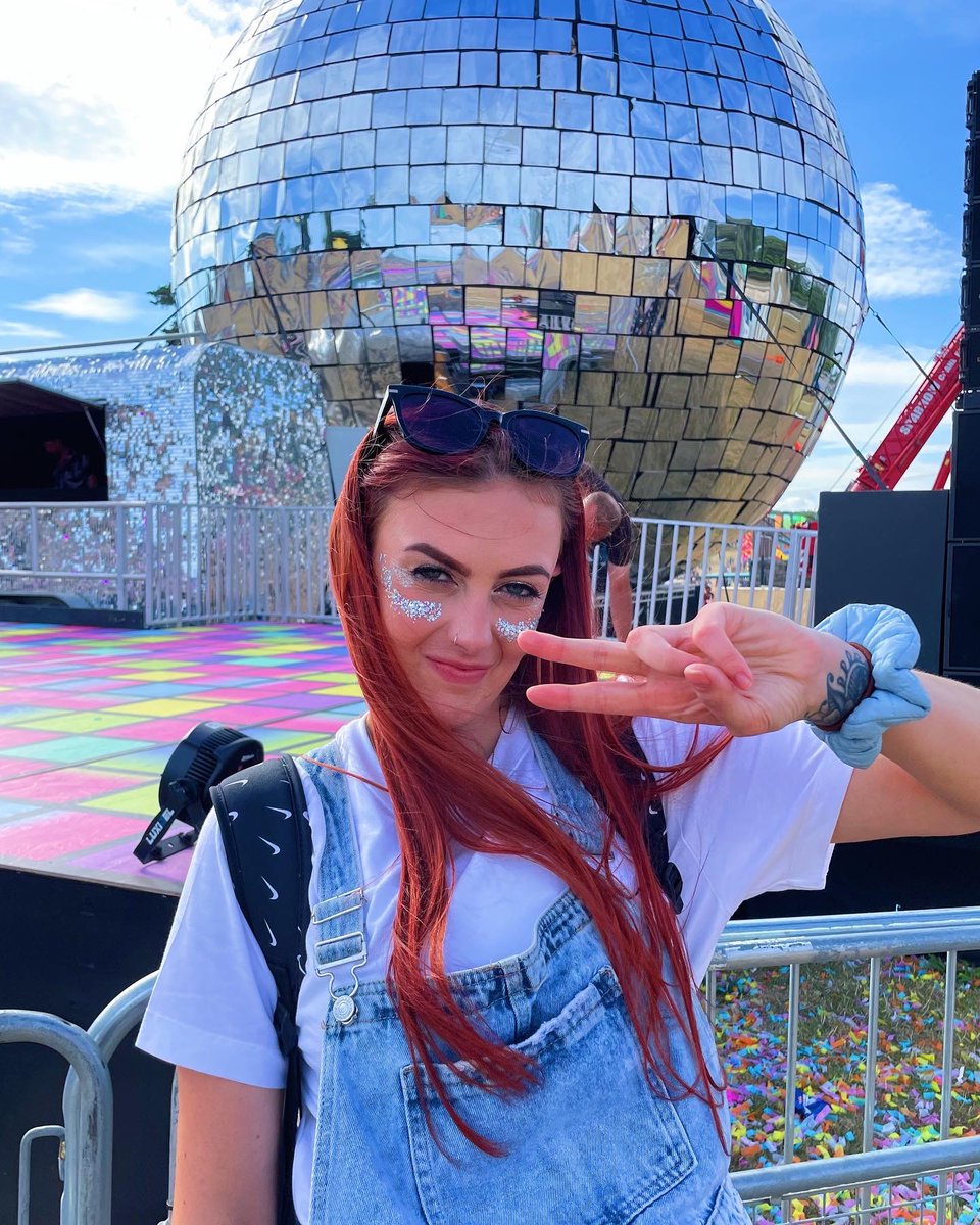 ImLeanneLouise's tweet image. Well and truly grateful! My new single with @TYRONE1MC and @n3rdofficial is in the @BigTop40 😩♥️ 

Thank you SO MUCH to everyone downloading and streaming! You have no idea how much it means to me!