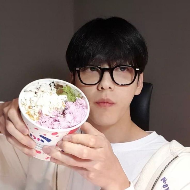 i scream ! you scream ! we all scream for ice cream !