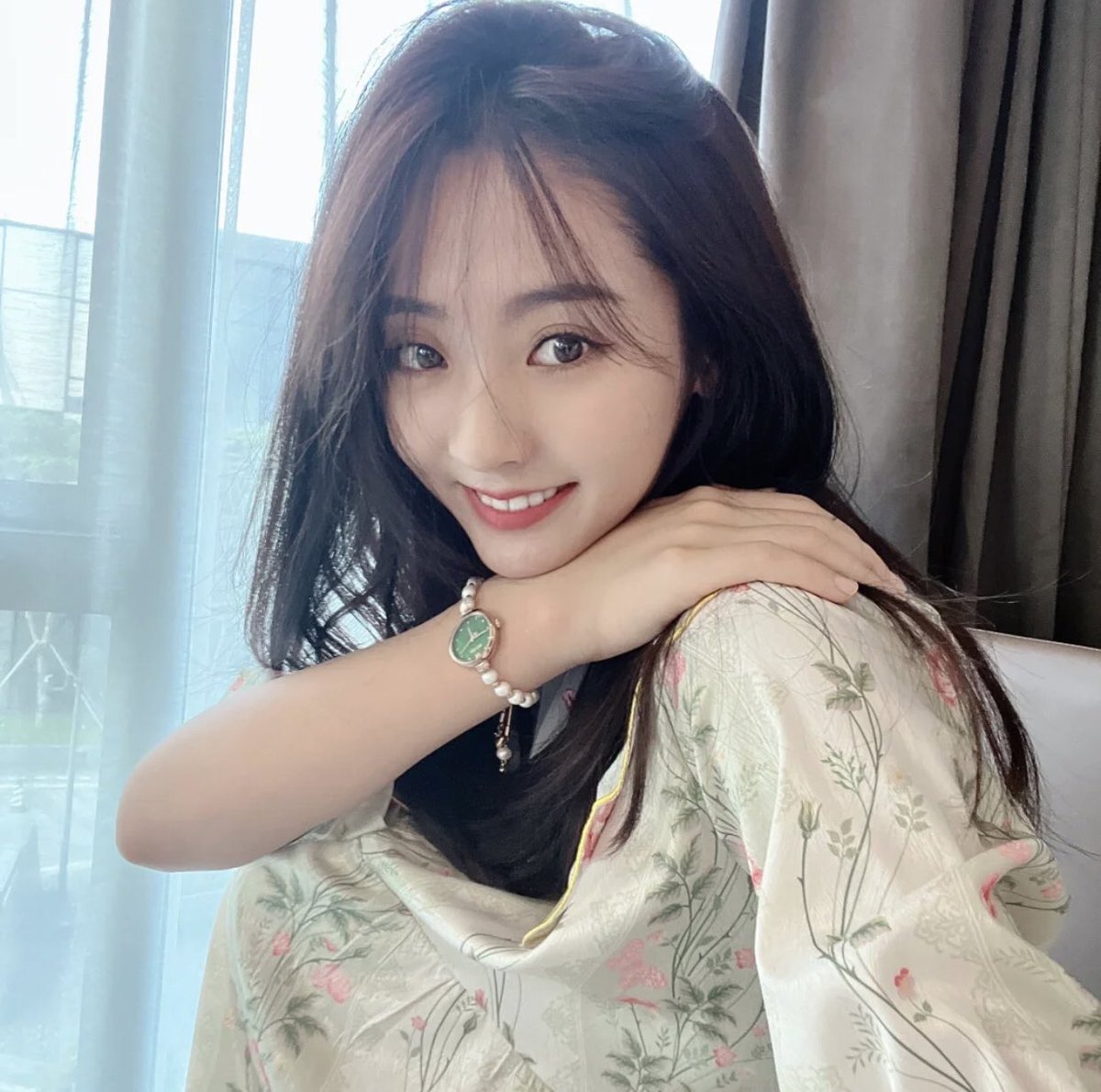 XingFei_Ph's tweet photo. #XingFei Xiaohongshu Update!🥰
Caption: say goodbye to july and say hi to august
#邢菲 https://t.co/b1FMyNMeCo