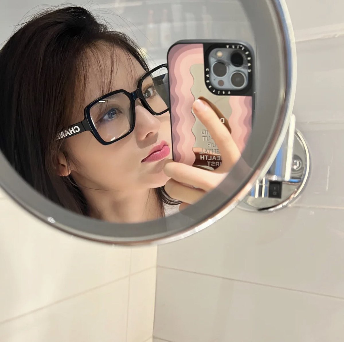 XingFei_Ph's tweet photo. #XingFei Xiaohongshu Update!🥰
Caption: say goodbye to july and say hi to august
#邢菲 https://t.co/b1FMyNMeCo