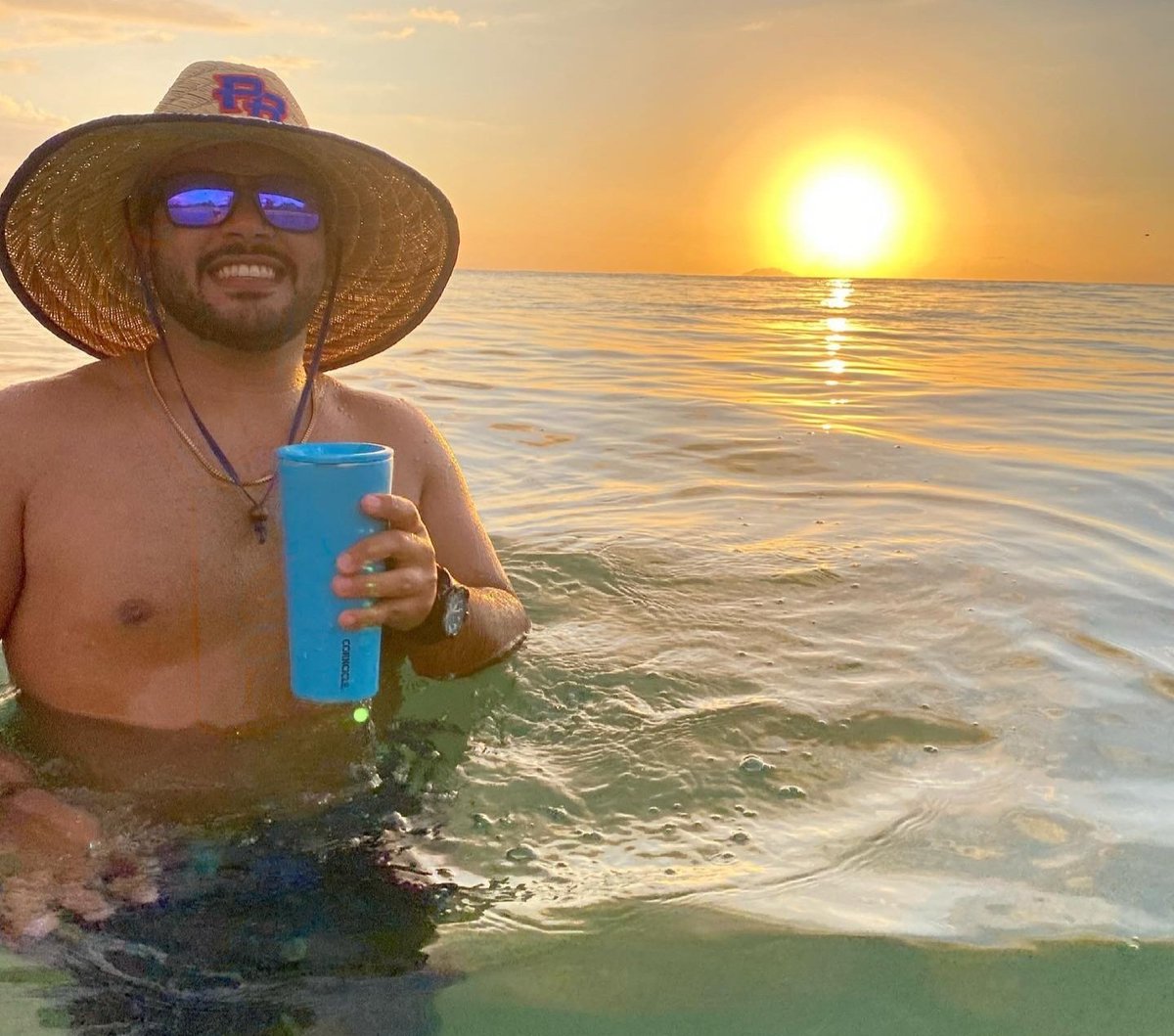 Nuestra familia está de luto. Nuestro ex-empleado, Carlos Rodríguez falleció este fin de semana. Pedimos que mantengan a su familia y amigos en sus oraciones. Estamos agradecidos por toda tu entrega y cariño que nos brindaste. Te queremos y  extrañaremos. Descanza en paz amigo🖤