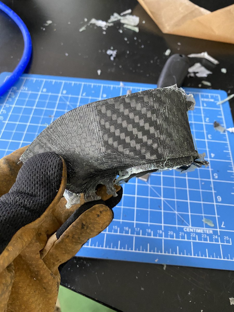 edfungus's tweet photo. Molding test carbon fiber headtube from 3d printed molds. Fits a 1-1/4 steerer. Need to revise layup and build in part injection https://t.co/U4rcSd8nRV