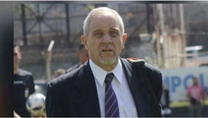 Gracias <a href="/DDebbag/">Dr Norberto Debbag</a> medico de <a href="/EstudiantesOK/">Estudiantes</a> por su celeridad y capacidad profesional y junto a la gente de <a href="/ChacaOficial/">Chacarita Juniors</a> atender y sacar de un trance difícil a un plateista durante el partido de esta tarde en San Martin.