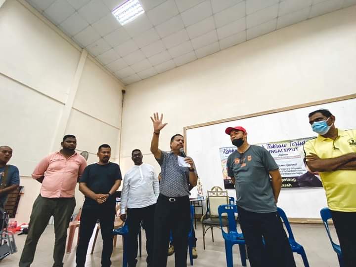 MIC_Malaysia's tweet photo. Diharap program ini dapat diteruskan di masa akan datang agar dapat mencungkil bakat-bakat baru di dalam sukan arena Sepak Takraw di Malaysia.

#TSV #TanSriSAVigneswaran #PresidenMIC #ParlimenSungaiSiput #P062 #INFOMIC #MICNews #MICMemimpin #MICLeads #MICCares #MICPrihatin https://t.co/8Tx270O0c0