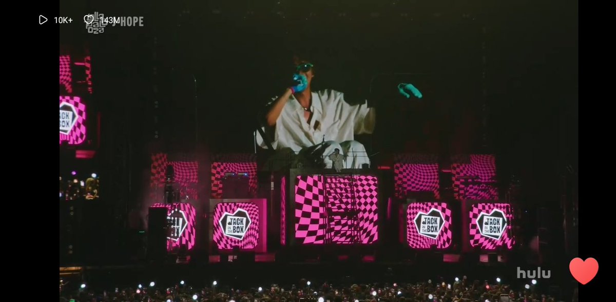 _carelysg's tweet photo. Estoy tan orgullosa de mi querido JHOPE!! 😍😍😍
#HOBIPALOOZA #jhopeAtLollapalooza #JHOPE https://t.co/nIjPZkQ8UU