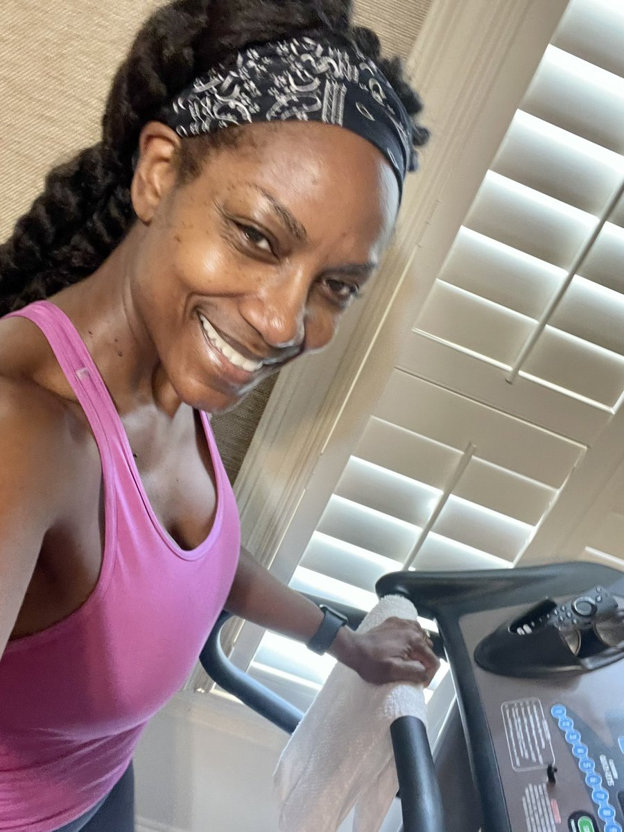 DrAvisW's tweet photo. Late post. I hit the treadmill today for a 3-miler. Meanwhile, CoCo and Butterscotch enJOYed some stretching on my #yoga mat! Hmmmβ¦#FitLeaders #Runner4Life #Joy https://t.co/yQ7EvlNDdq