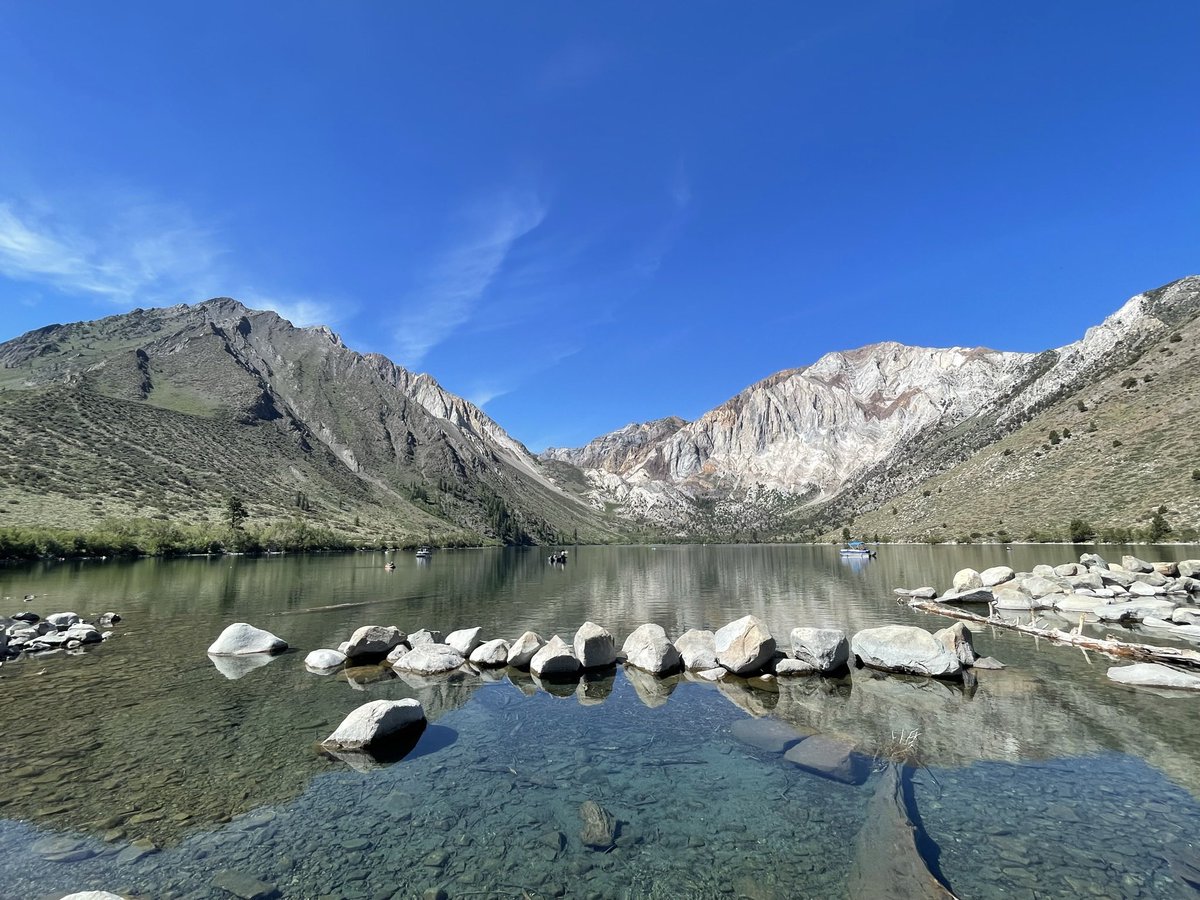 tripleMMeaning's tweet photo. Nature/#hiking stop at #ConvictLake, named after a shootout in 1871 between escaped convicts and the posse sent to bring them back.
Many died.
I hiked anyway.
If you gotta die (spoiler alert: you do), there are worse places to die, I figure.
#EasternSierras #Route395 https://t.co/Ww1xAhgmtL