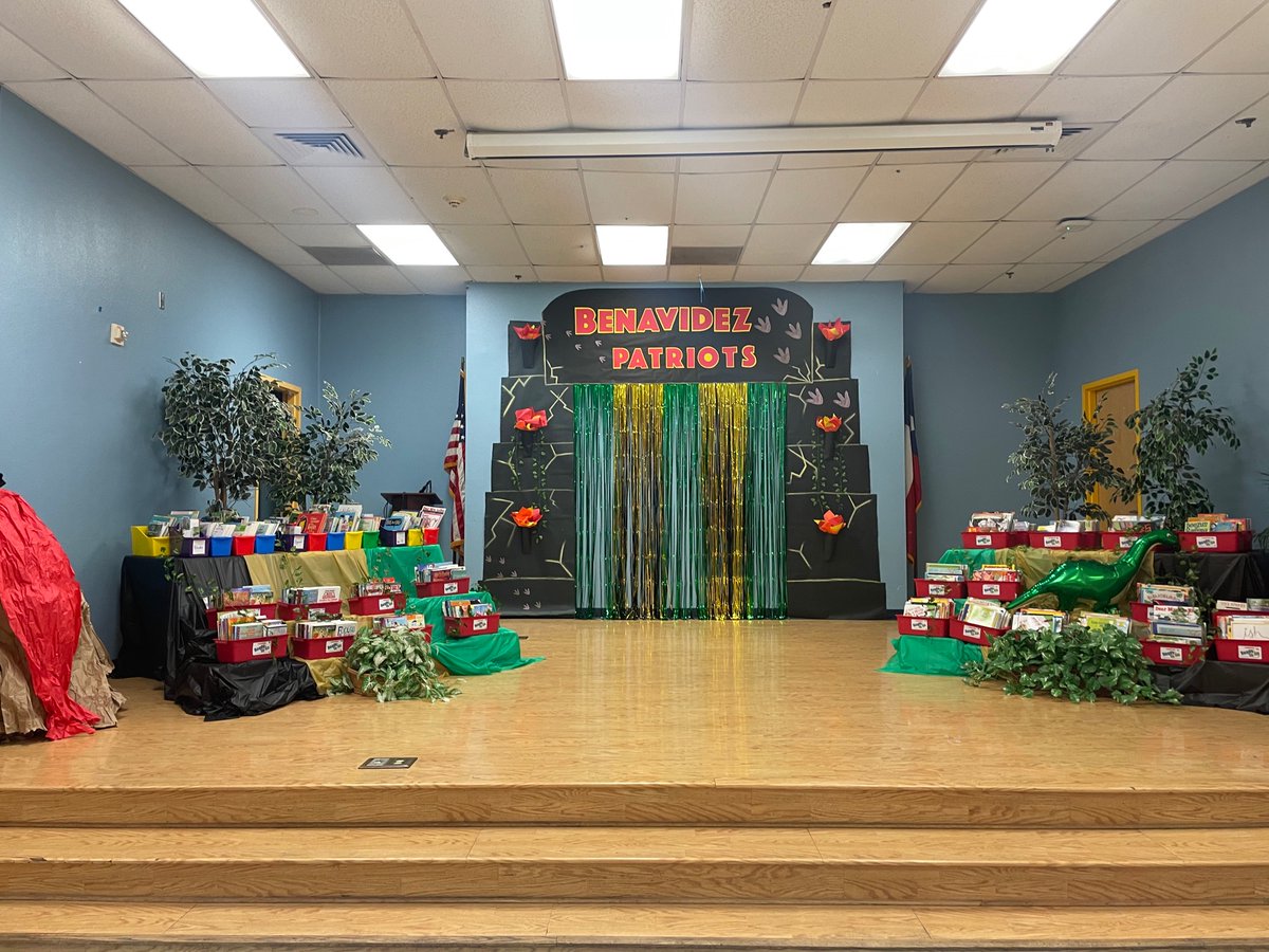 VDomiPLGuru's tweet photo. It is the eve before our teachers arrive and we can not wait! We have planned for this day for the last 5 months to ensure we our living up to our campus vision of Providing high quality instruction! #ThePowerofWe #MakingLearningaWalkinthePark @BESSSAISD @ssaisd https://t.co/S8bTwWqXXh