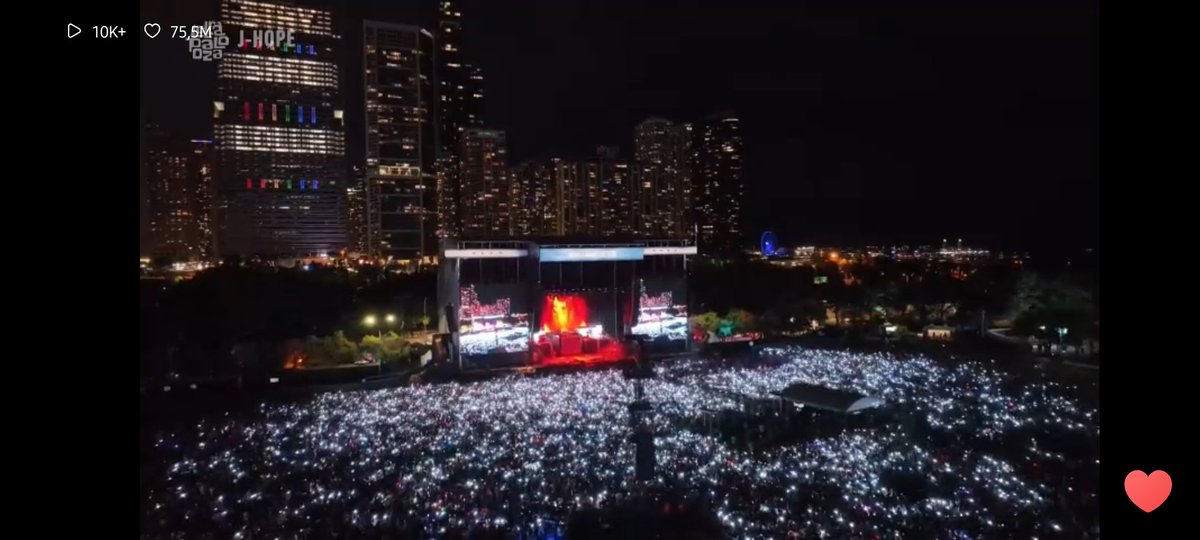 monjjmin's tweet photo. Aquela frase lá "faz teu nome"
#HOBIPALOOZA https://t.co/V6QiC7yNAe