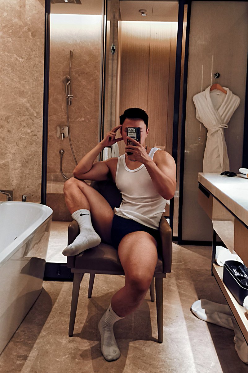 隔离在酒店，坏事天天干。