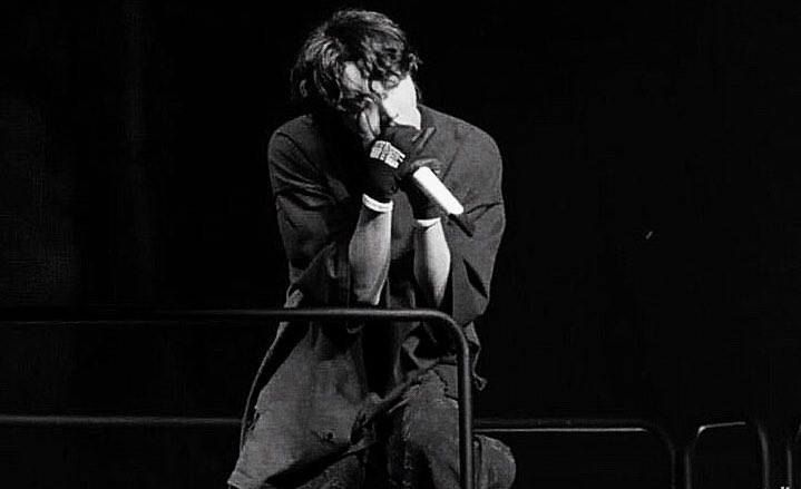 agustdfms's tweet photo. born for the stage. https://t.co/3uAckFsNeB