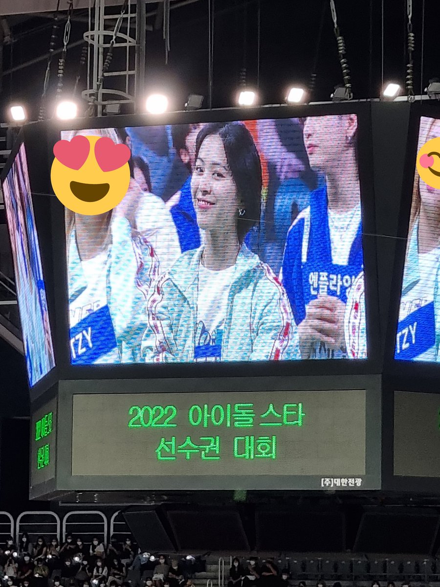 이걸 올리고 싶은데 올릴 곳이 없어서....류진언니 너무 이쁘세요 #itzy
#신류진