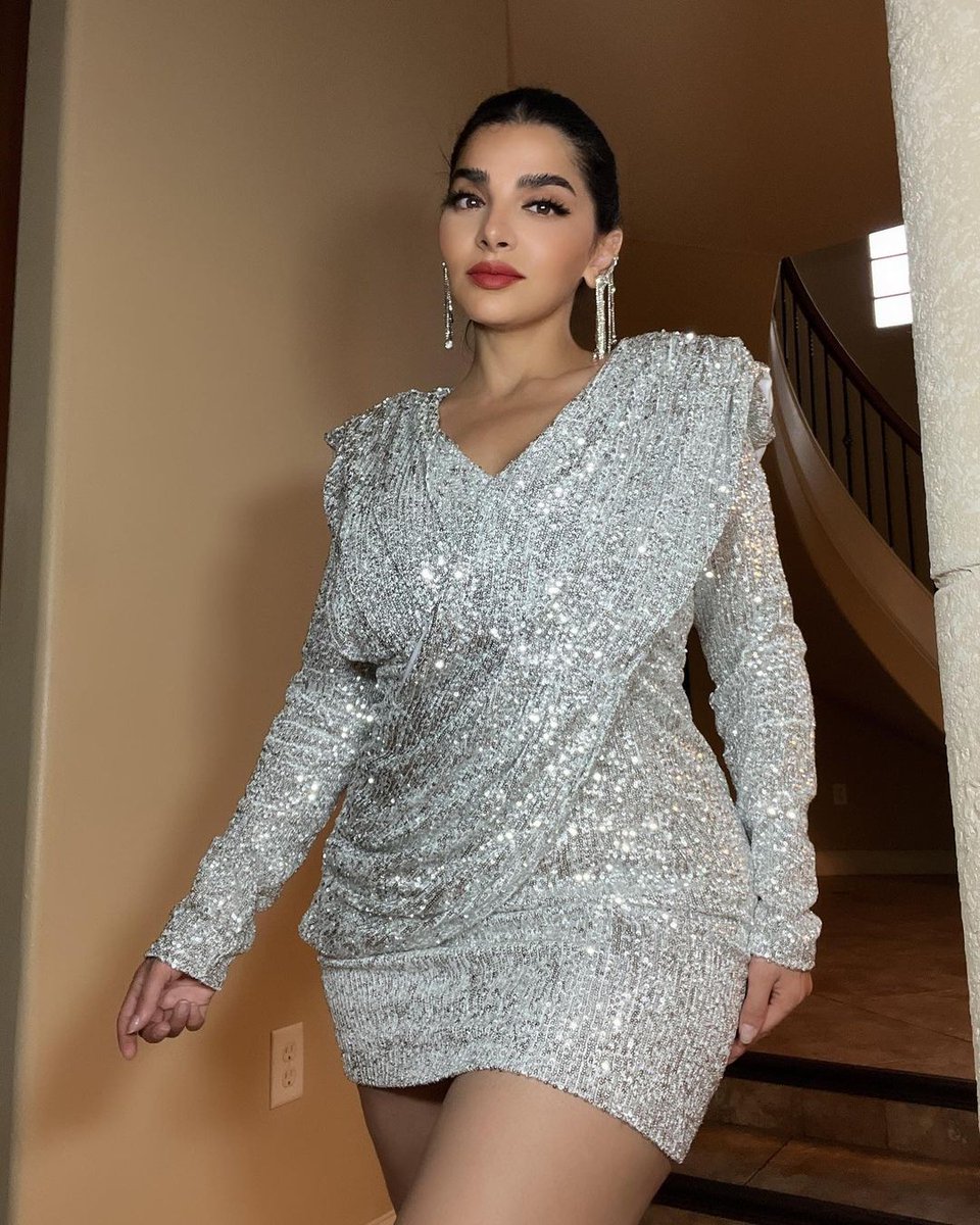 BellaBarnett_'s tweet photo. ๐Make way for the Kueen. Wonderful try-on of our Nini Sequin Mini Dress. Follow us (@bellabarnett.official) on Instagram to see more.
๐Grab this fit from through ๐https://t.co/YGtcSFAuM5
#bellabarnett #fashion #style #bbgals #minidress https://t.co/yuRJpqOuXH