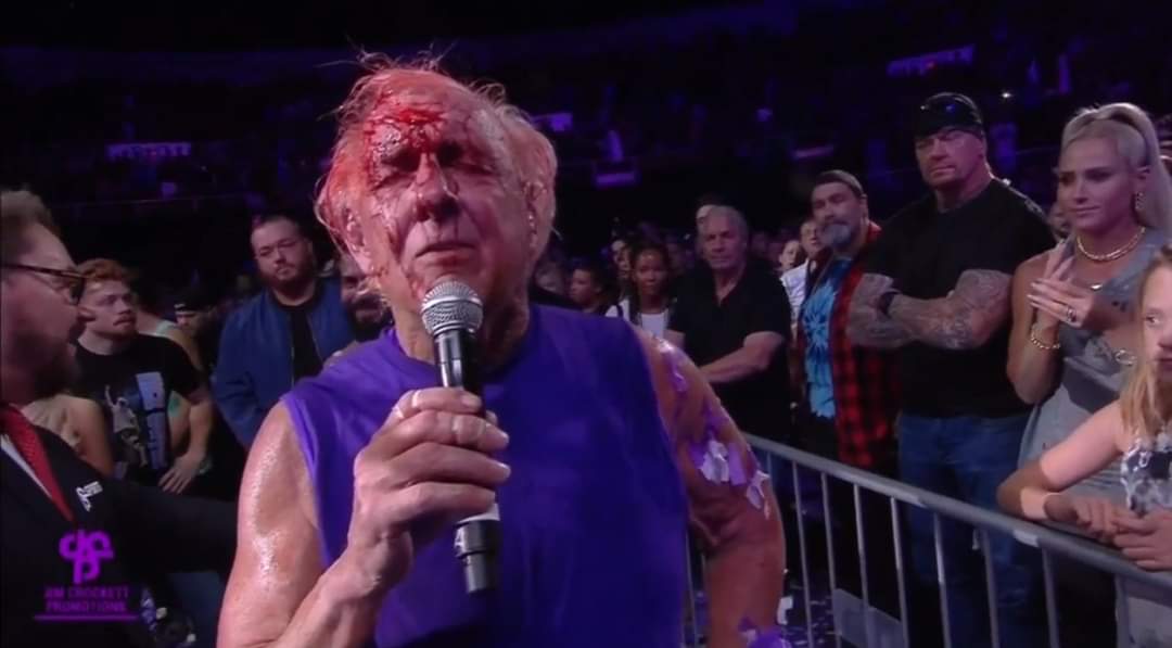 pchile_web's tweet photo. "Toda mi familia está aquí, presenciando el final de mi legendaria carrera. Espero no los haya decepcionado"
-Ric Flair

Su ultima lucha #wcw #wwe https://t.co/YzrnGr4JFx