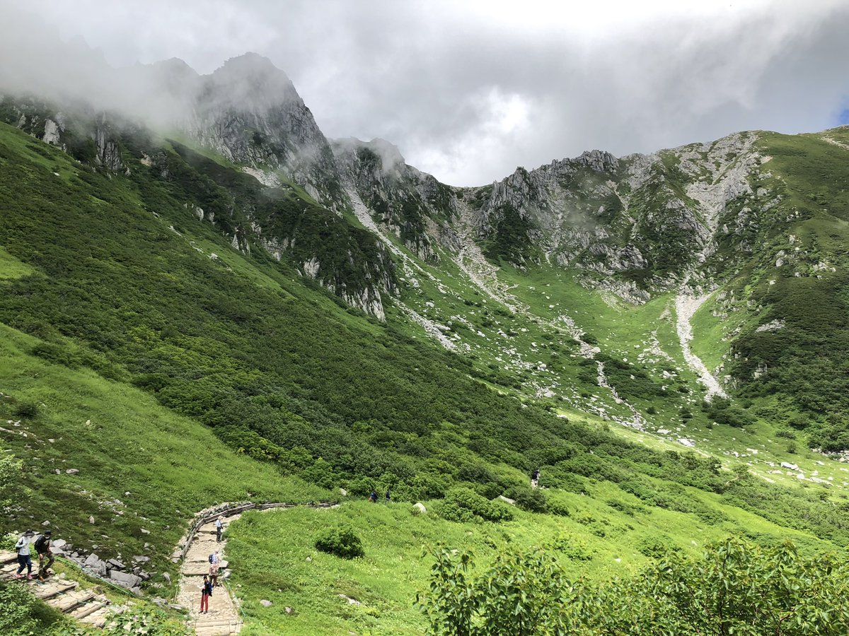 _hanehane's tweet photo. 下山。平日なのに混んでた。
土日はもっとすごいんだろうな… https://t.co/kg5nV8hsE7