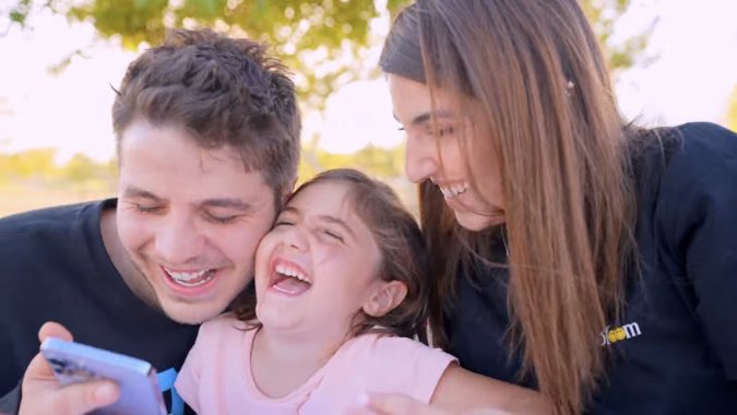 AnasalaTrending's tweet photo. -
Finally! New Anazala Video is been uploaded! It was such emotional video! The challenges every new touch our heart more! And let us to cry! Wow! God bless them together with many love! So Proud of you fam! Many love!
-
#AnasalaFamily
#WeLoveAnasalaFamily
#AnasalaFamilySupporter https://t.co/kygSi9xsco