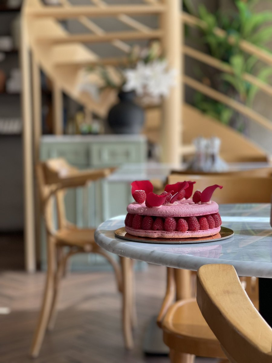 fatimhO2's tweet image. رُبما ذات يوم أنا و أنت و كُوب قهوة.“ ☕️🕊