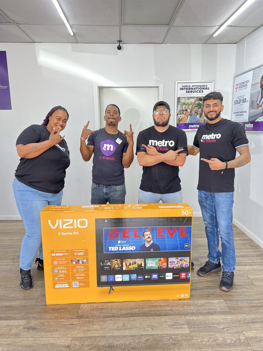 MrAkashRahi's tweet photo. TV give away in Mobile! #CellTouch thanks our frontliners who are the backbone of our business 💪🏽! https://t.co/qMGE9Pl27D