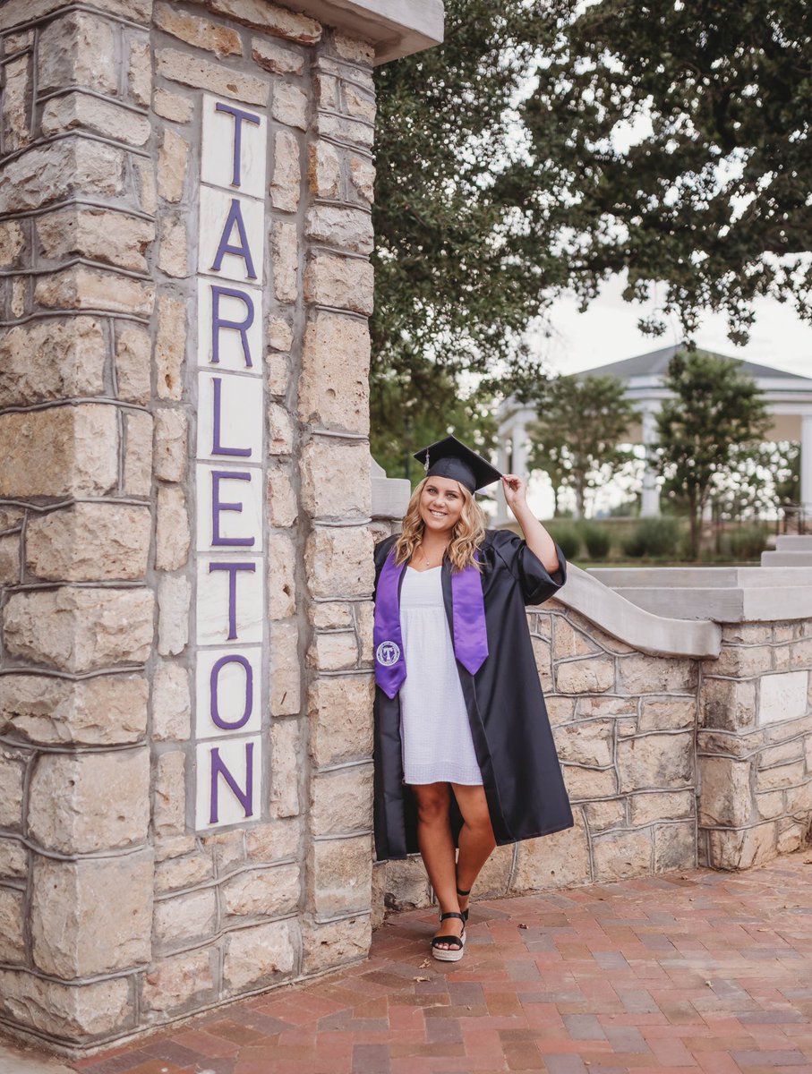kayla_113's tweet photo. TSU ‘22 💜🤍🎓 https://t.co/fcPhmKHQHl
