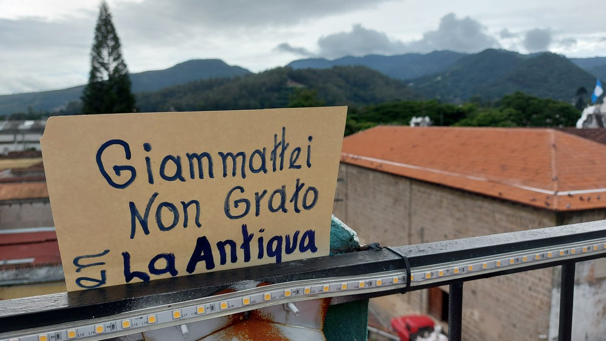 SicanAquino's tweet photo. Mañana 1 de agosto el @DrGiammattei estará en La Antigua Guatemala desde muy temprano para inaugurar la segunda fase del #MUNAG del @McdGuate en el Real Palacio. La prensa independiente no está invitada. https://t.co/EXsXfRlTqR