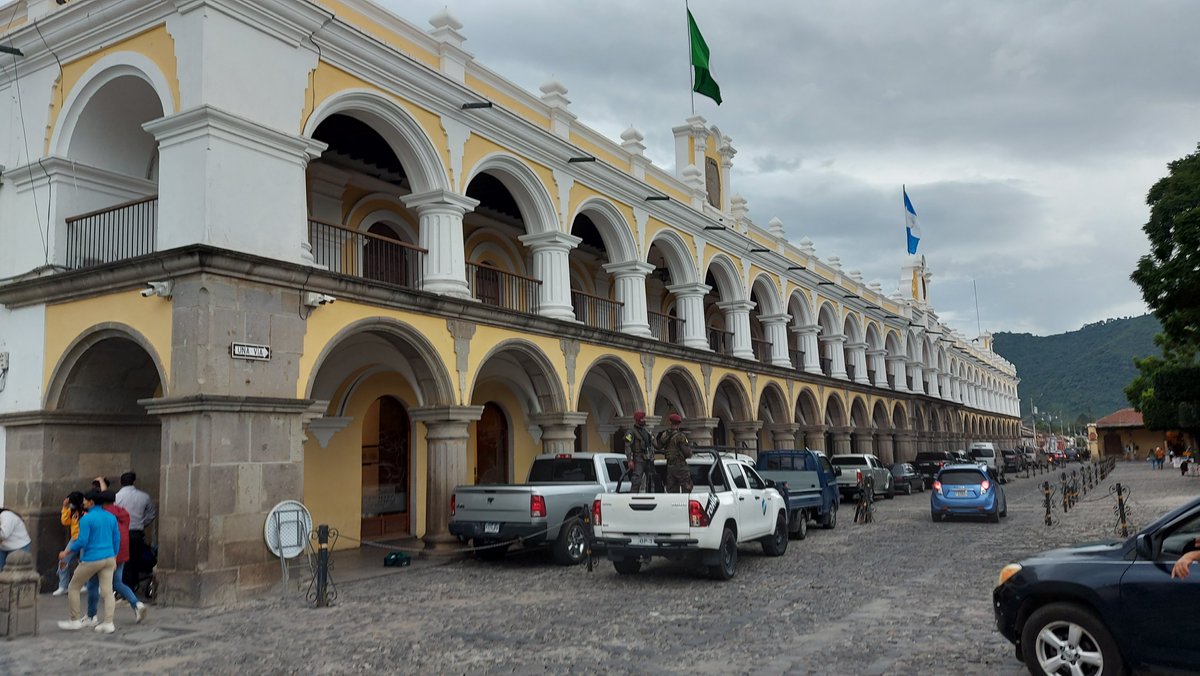 SicanAquino's tweet photo. Mañana 1 de agosto el @DrGiammattei estará en La Antigua Guatemala desde muy temprano para inaugurar la segunda fase del #MUNAG del @McdGuate en el Real Palacio. La prensa independiente no está invitada. https://t.co/EXsXfRlTqR