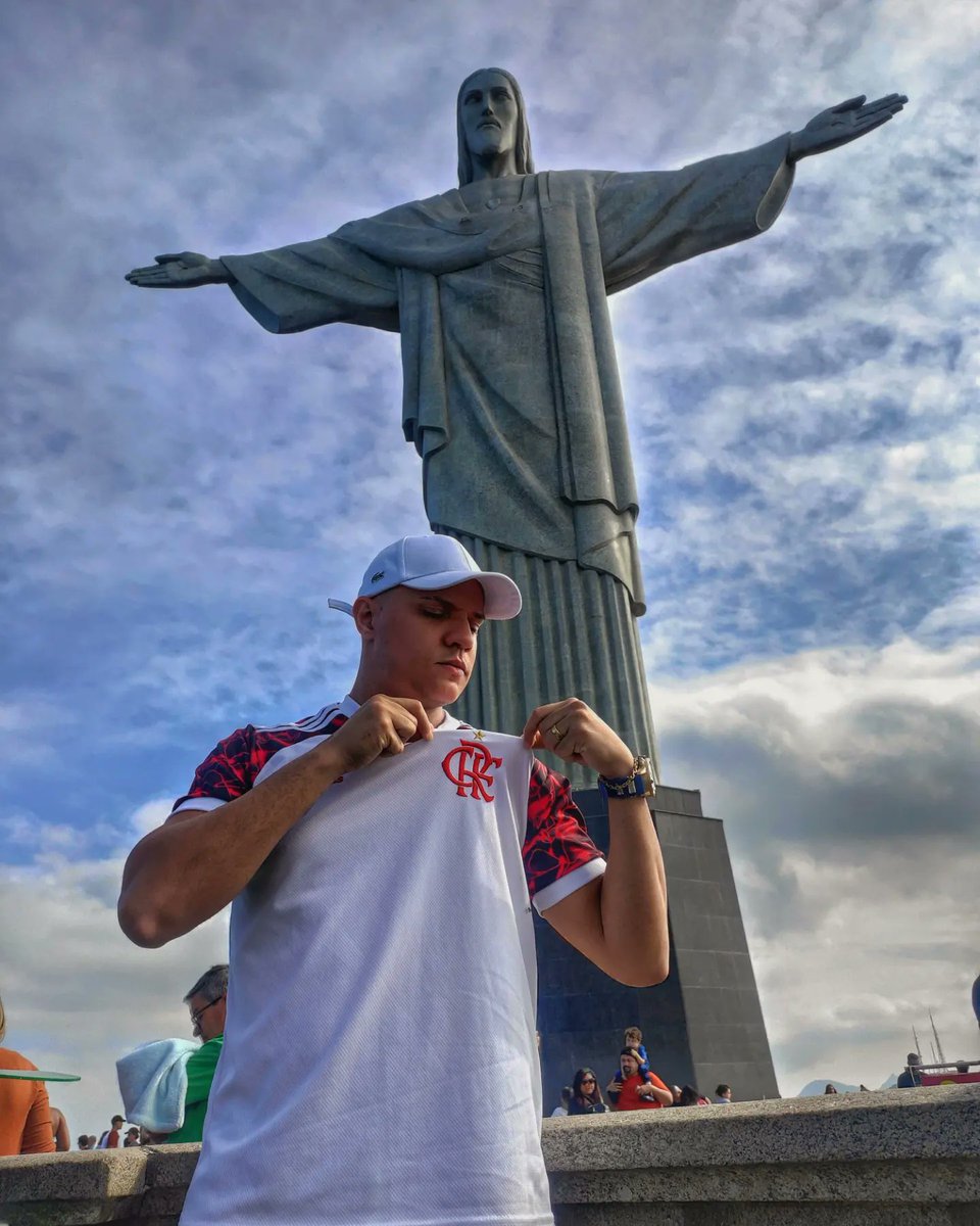 ThRangel92's tweet photo. RJ é tudo nosso!!! 🔴⚫
O Senhor ele é Flamengo
E Flamengo eu tbm sou... 🎵🎶 https://t.co/8bcc3h5ykD