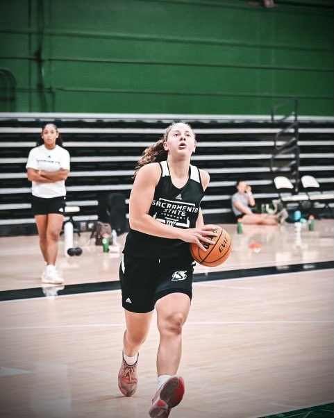 🧫 🥼 🧪  IN THE LAB 🧪 🥼 🧫 

Another great week of workouts!

#GoHornets  🐝  #SummerGrind