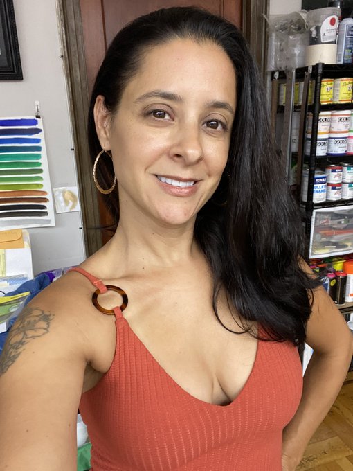 Dinner date at Don Pepe&rsquo;s with my man. https://t.co/Hk6lOSu28f<a href="/tag/footfetish"class="tags"><span>#footfetish</span></a><a href="/tag/shoedangle"class="tags"><span>#shoedangle</span></a>