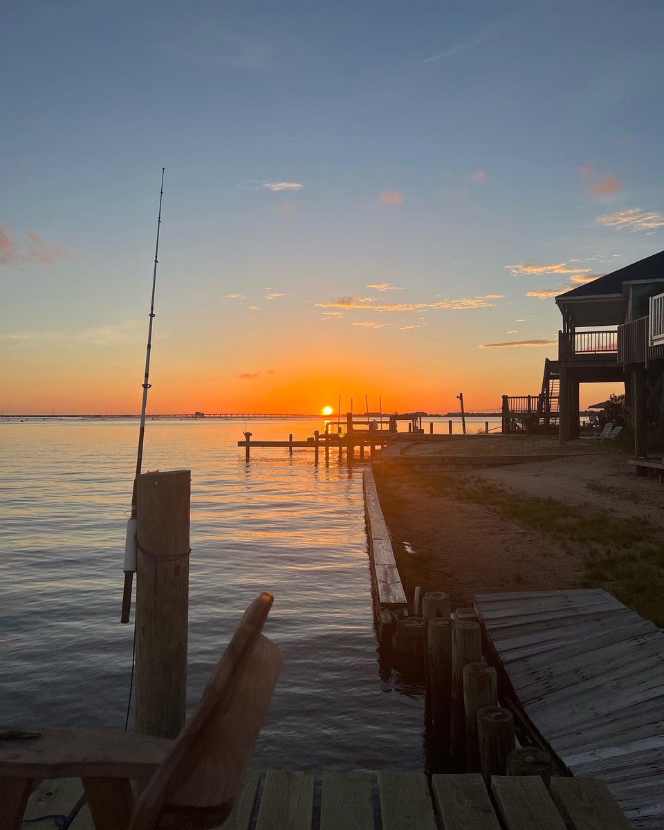 hollybug25's tweet photo. Dauphin Island sunrises and sunsets are alway incredible. 😍 https://t.co/EzmiTL2WOI