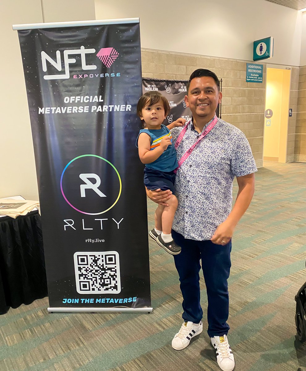 builditwithjoe's tweet image. Made it out to the last day of @NFT_Expoverse with my little dude. Web 3 is a family affair 🤌