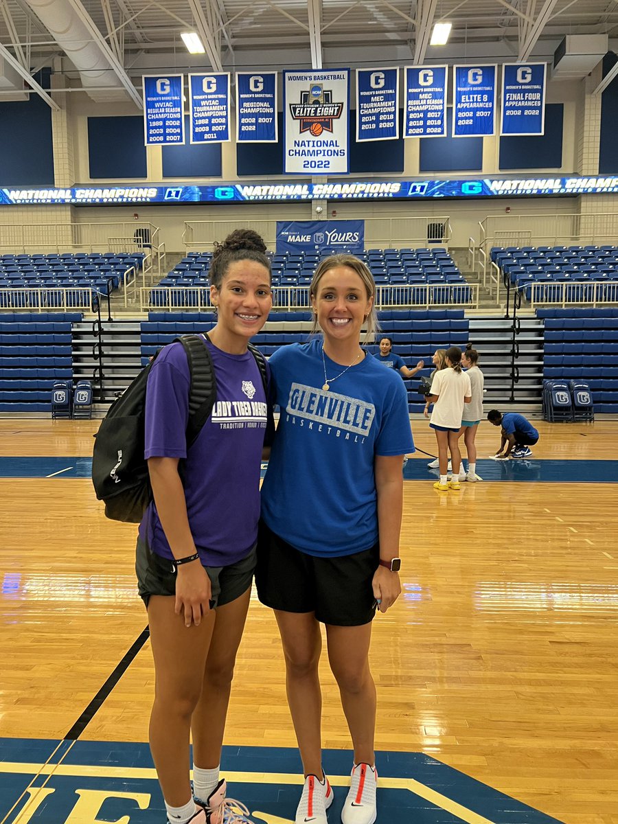 tahirahellis30's tweet photo. Thank you @CoachStephens_ for hosting an amazing elite camp today! I had a great time competing and playing against many talented players!! @LadyPioneers_ https://t.co/F5lUAyBuzN
