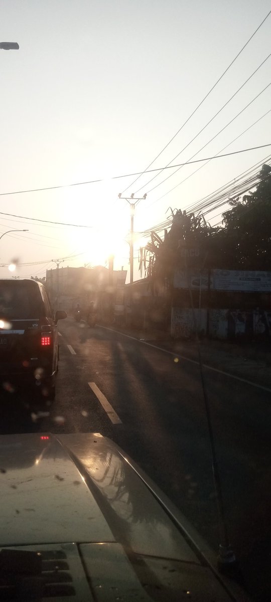 ajibbener2015's tweet photo. Mau sampai kapan jalan raya sawangan macet begini terus...setiap pagi,setiap hari,udah gak bener...sawangan depok masa 2 jam..tolong dong pak petugas @atcs_depok @dishubkotadepok @restrodepok #sawanganmacet #depokmacet https://t.co/Jd48HdpYCN