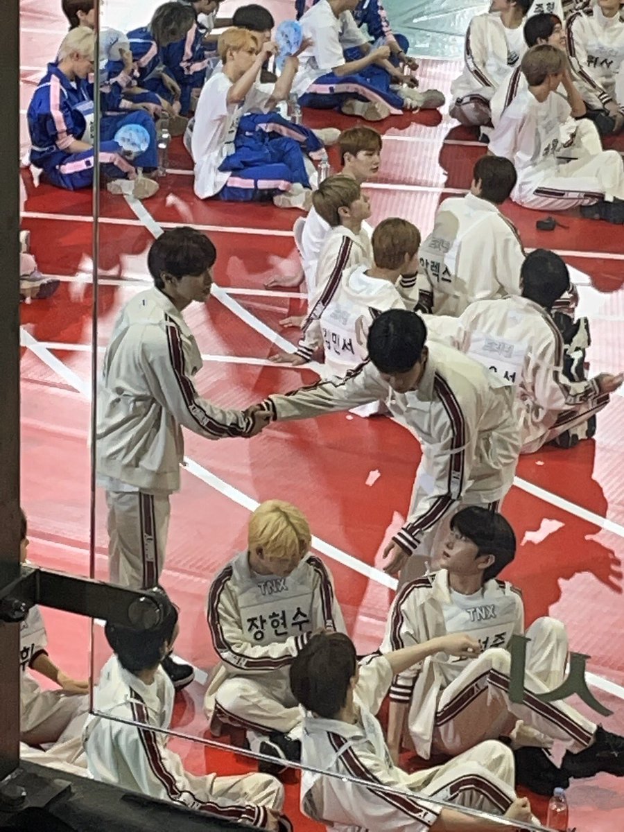 0522AMIN's tweet photo. jeff interaction with tnx members （╹◡╹） https://t.co/7xfdJ7j3xE