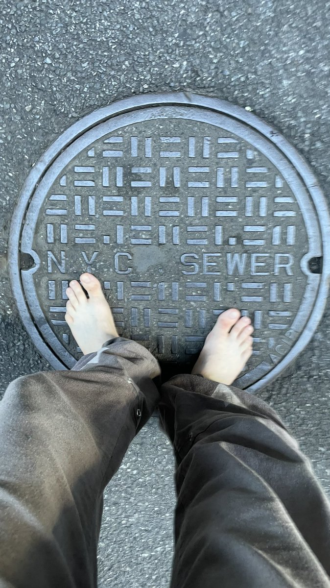 barefoot_hobo's tweet photo. Back for a visit. https://t.co/kvWWPchm5A